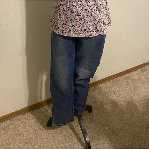 Levi Strauss Boyfriend Women's size 29 EUC - Picture 4 of 4